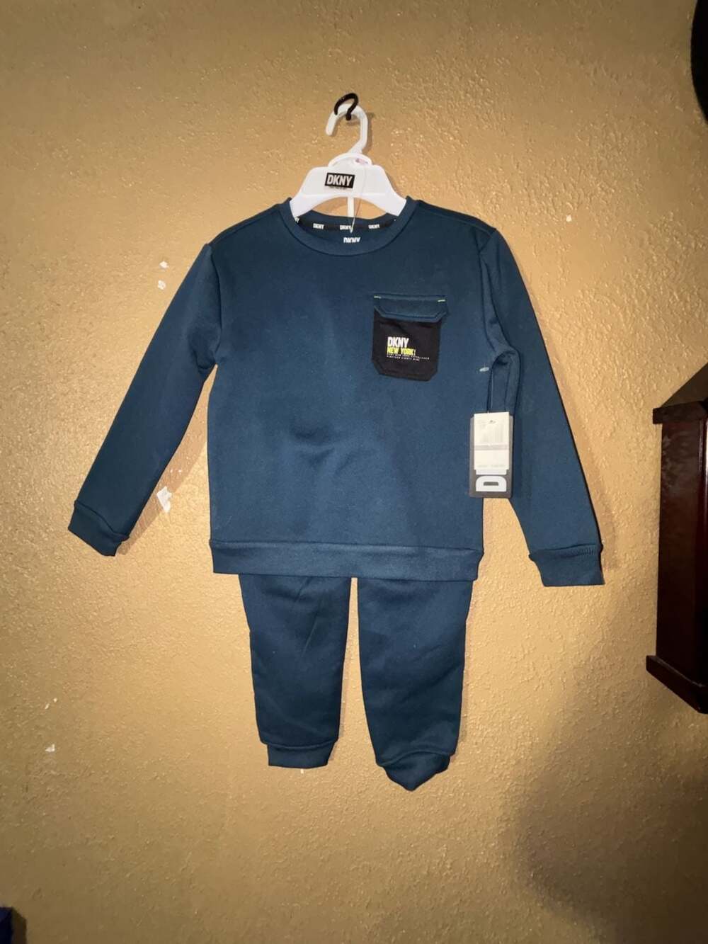 DKNY Boys Teal Blue Long Sleeve Crewneck Sweatshirt and Jogger Pants Set Size 6